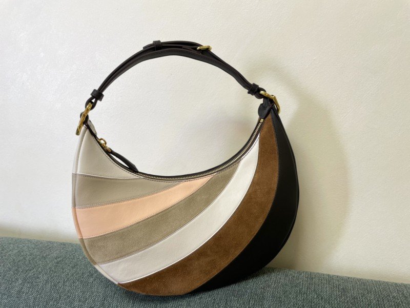 1-1180.jpg Fendi 147 - 图片 1