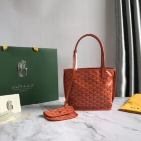Goyard 158
