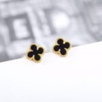 Van Cleef and Arpels Sweet Alhambra earstuds - 图片 3
