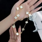 Van Cleef and Arpels Vintage Alhambra long necklace 20 motifs - 图片 6
