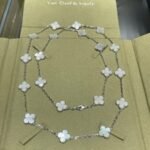Van Cleef and Arpels Vintage Alhambra long necklace 20 motifs - 图片 2