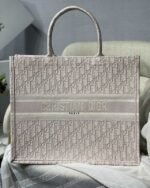 Dior 220