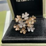 Van Cleef and Arpels Frivole ring 8 flowers - 图片 8