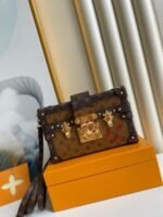 LV 027