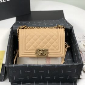 Chanel 018