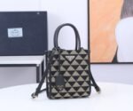 Prada 121