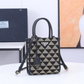 Prada 121