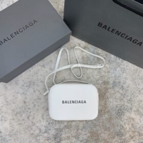 Balenciaga 048