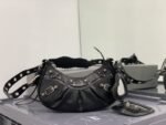 Balenciaga 128