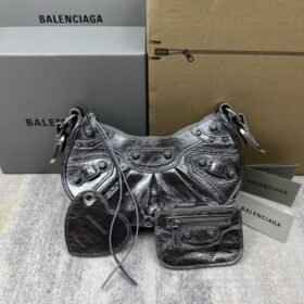 Balenciaga 130