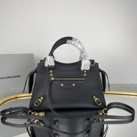 Balenciaga 140