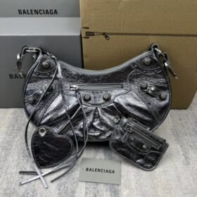 Balenciaga 142