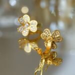 Van Cleef and Arpels Frivole earrings small model - 图片 5