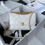 Chanel 582