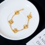 Van Cleef and Arpels Vintage Alhambra bracelet 5 motifs - 图片 7