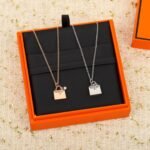 HERMES Amulettes Kelly pendant - 图片 4