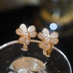 Van Cleef and Arpels Frivole earrings small model - 图片 5