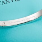 Tiffany and Co TIFFANY T T1 Wide Diamond Hinged Bangle - 图片 5