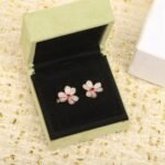 Van Cleef and Arpels Frivole earrings small model - 图片 7