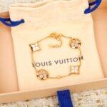LOUIS VUITTON Color Blossom BB Star and Sun Multi-Motif Bracelet - 图片 2