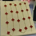 Van Cleef and Arpels Vintage Alhambra long necklace 20 motifs - 图片 5