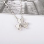 Van Cleef and Arpels Frivole pendant mini model - 图片 2