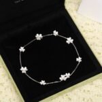 Van Cleef and Arpels Frivole necklace 9 flowers - 图片 2