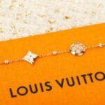 LOUIS VUITTON Color Blossom BB Star and Sun Multi-Motif Bracelet - 图片 3