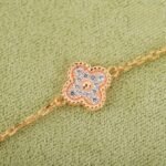 Van Cleef and Arpels Sweet Alhambra bracelet 6 motifs - 图片 3