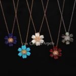 Van Cleef and Arpels Rose de No?l pendant mini model - 图片 2