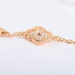 Van Cleef and Arpels Sweet Alhambra bracelet 6 motifs - 图片 4