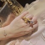 Van Cleef and Arpels Frivole Between the Finger ring - 图片 5