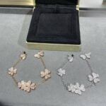 Van Cleef and Arpels Frivole bracelet 5 flowers - 图片 6