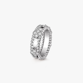 Van Cleef and Arpels Perl??e sweet clovers ring