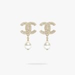 CHANEL CC Pearl earrings