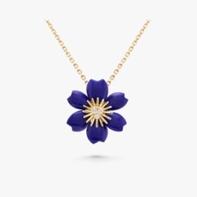 Van Cleef and Arpels Rose de No?l pendant mini model