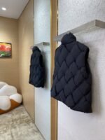 Bottega Veneta Braided Down Vest Black - 图片 4