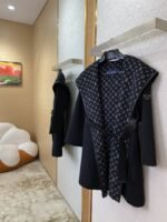 LV Mid-Length Poncho Cashmere Coat Black - 图片 3
