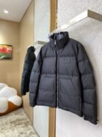 Fendi Full Printed Rubber Label Down Jacket Black - 图片 3