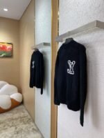 LV Logo Appliqu?? Sweater Black - 图片 4