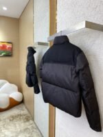 Prada Triangle Label Down Jacket - 图片 4