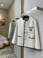 Gucci Badge Logo Tweed Wool Jacket White - 图片 3