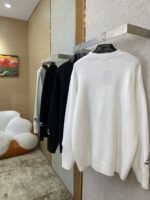 Balenciaga Logo Embroidered Crew Neck Sweater Black - 图片 4