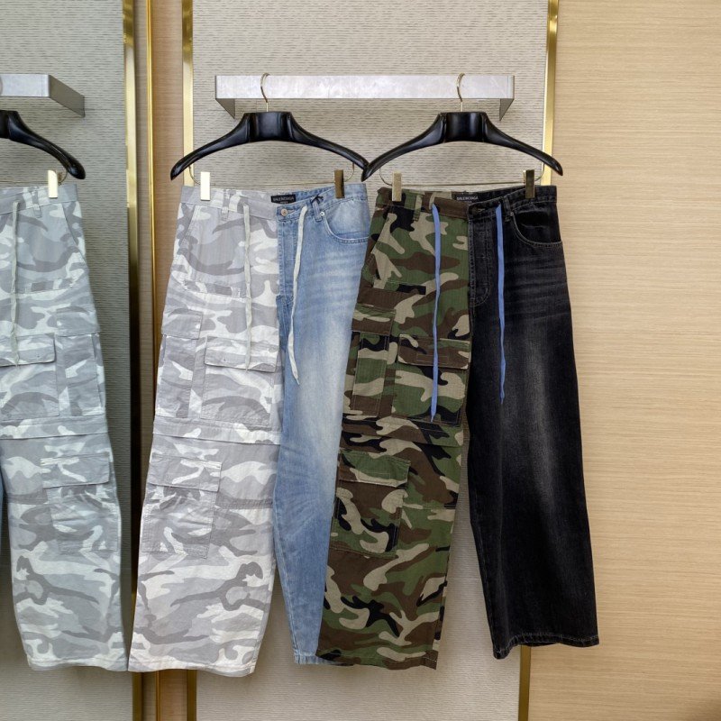 wsxc1734738842526_0.jpg Balenciaga Patchwork Camouflage Jeans Washed Blue - 图片 1