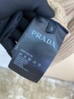 Prada Appliquéd Wool Cardigan Khaki - 图片 9