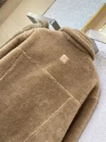 LV Sheep Shearling Fur Jacket Coat - 图片 8