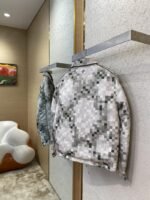 LV Year of the Snake Camouflage Limited Edition Jacket Coat - 图片 4