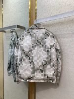 LV Year of the Snake Camouflage Limited Edition Jacket Coat - 图片 7