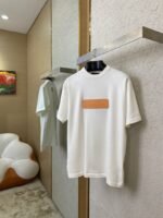 LV Embossed Leather Badge Knit Short Sleeve T-Shirt - 图片 3