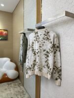 LV Camouflage Checkered Crew Neck Pullover - 图片 4